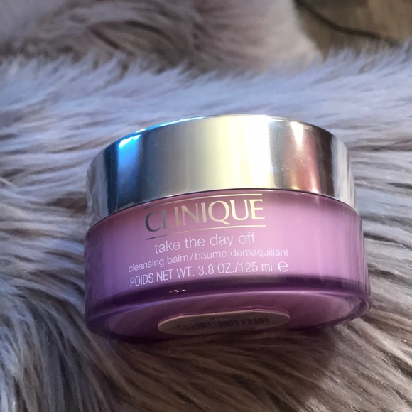 clinique Other - Clinique take the day off